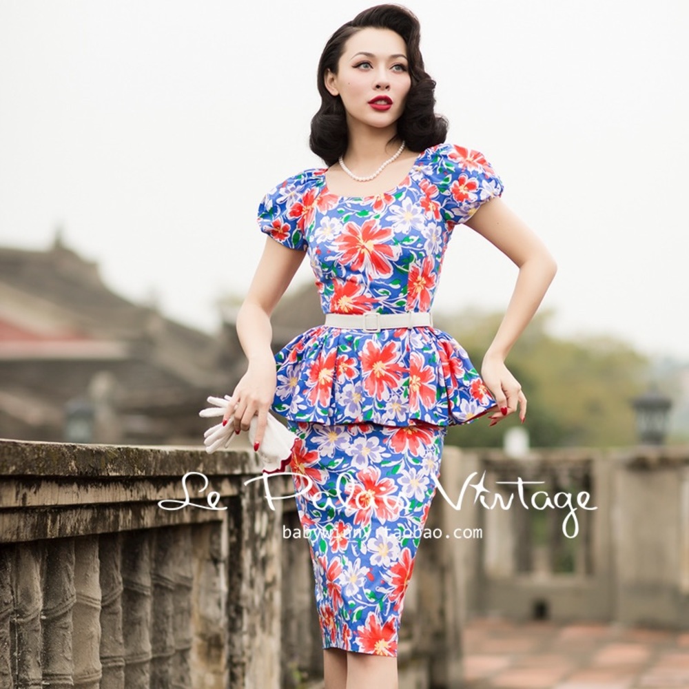 Le Palais Vintage Floral Ruffled Puff Sleeve Dress